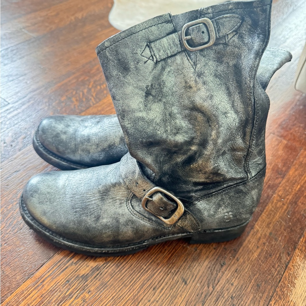 Frye Veronica Short metallic sz. 7